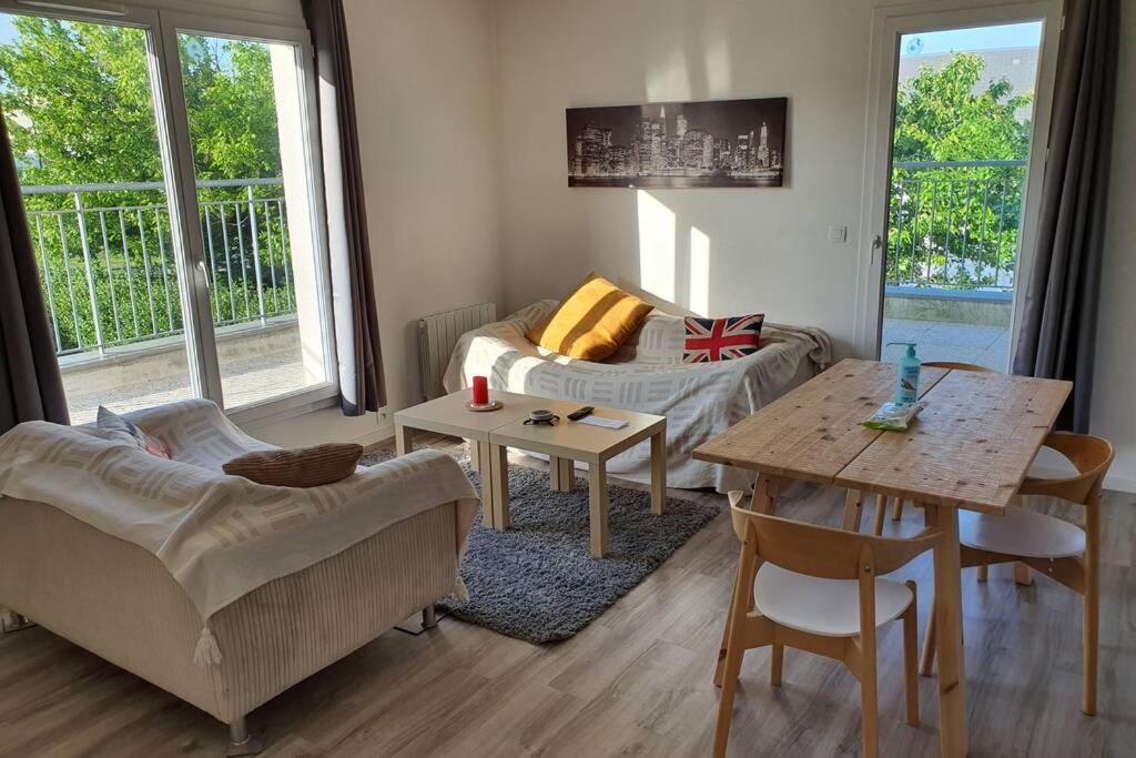 Val-de-Reuil Appartement Contemporain Renove A Neuf Avec Cuisine Equipe - Val De Reuil מראה חיצוני תמונה