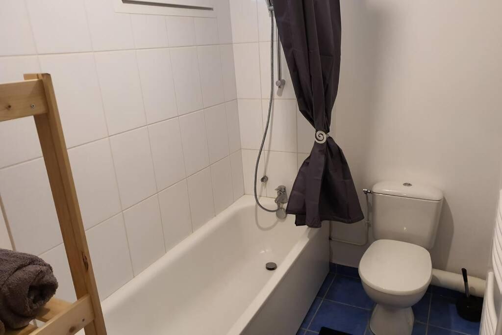Val-de-Reuil Appartement Contemporain Renove A Neuf Avec Cuisine Equipe - Val De Reuil מראה חיצוני תמונה
